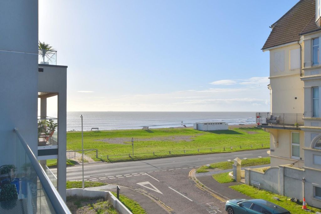 Additional image 2 of 2 bed flat for saleQueens Road, Littlestone TN28