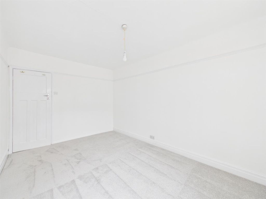 Additional image 17 of 5 bed flat for salePensby Road, Heswall, Wirral CH60