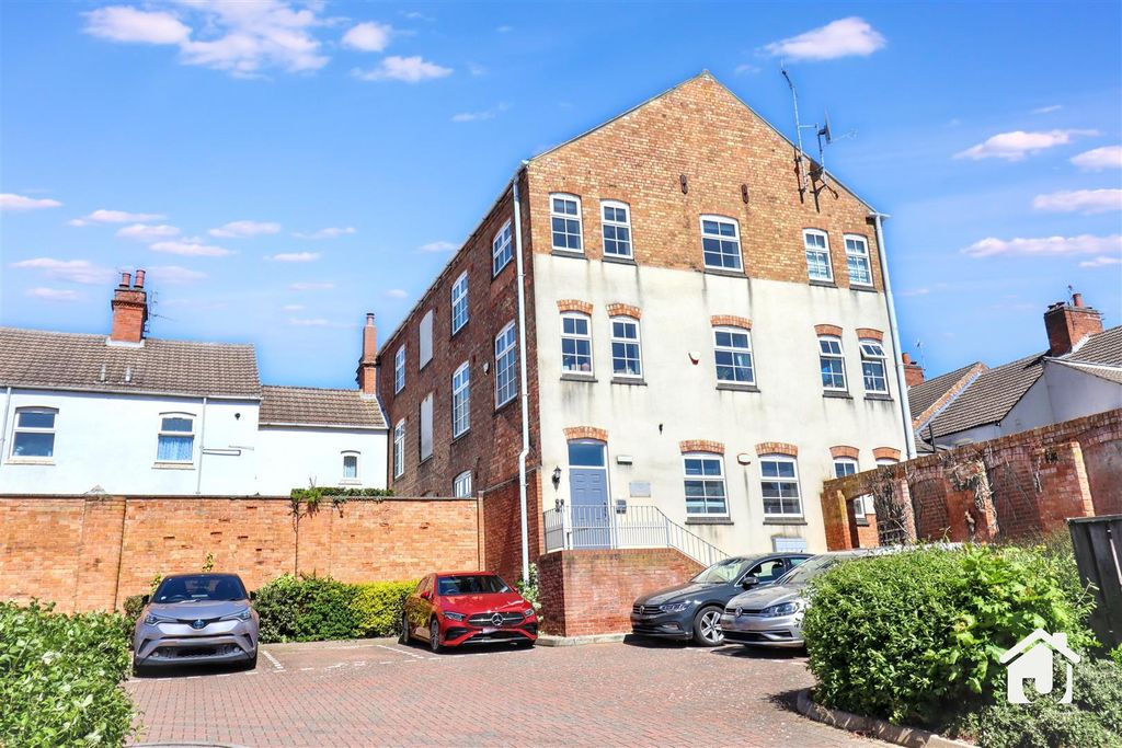 2 bed flat for saleHooks Close, Anstey, Leicester LE7