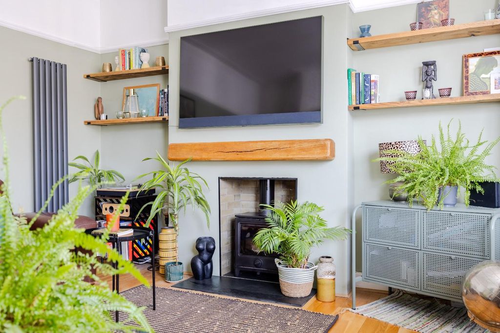 Additional image 8 of 3 bed flat for saleCarlton Drive, Leigh-On-Sea SS9