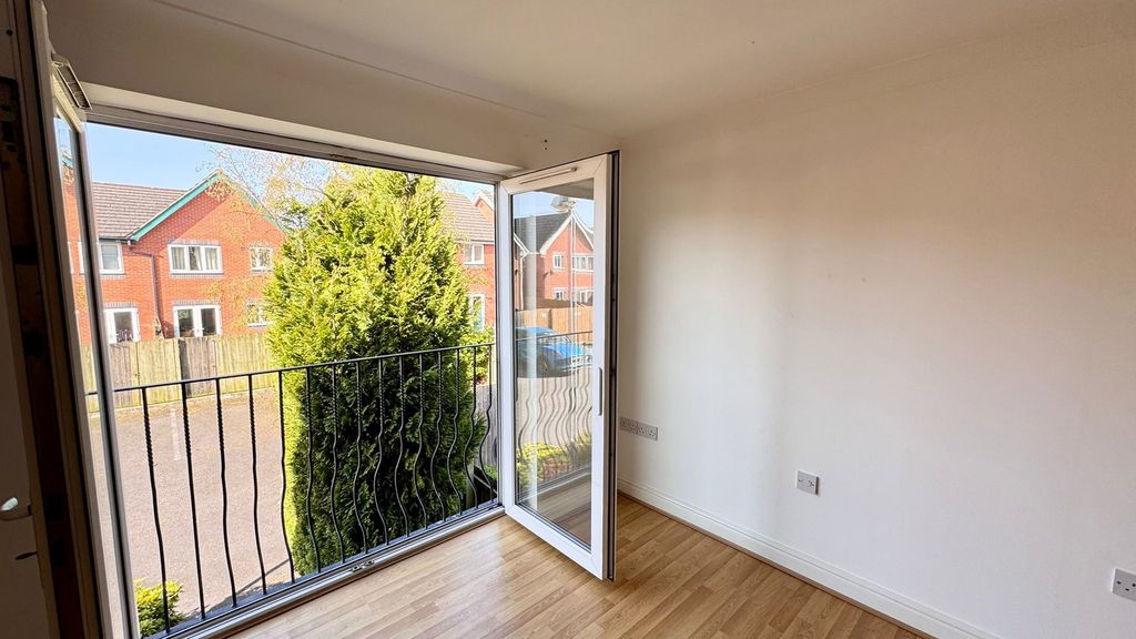 2 bed flat for saleParkside Avenue, Skelmersdale WN8 photo 3