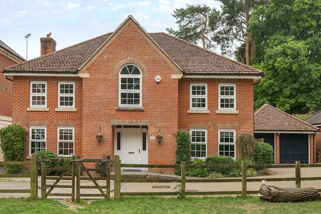 5 bed detached house for saleMaurice Way, Marlborough SN8
