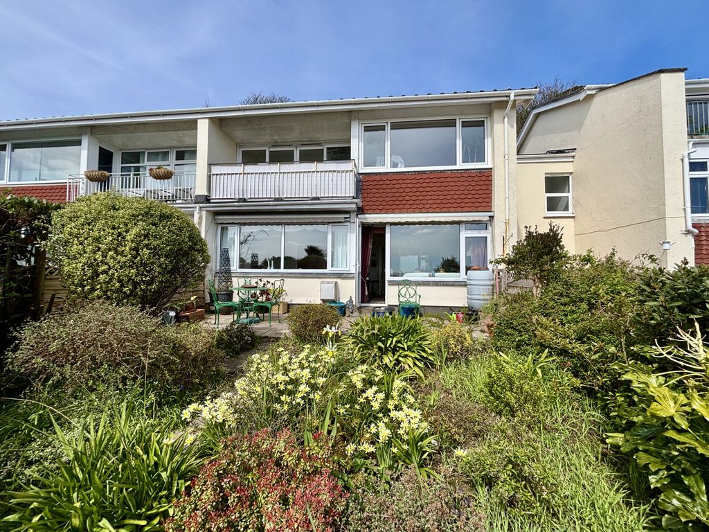 2 bed flat for saleQuarry Gardens, Tredarvah TR18