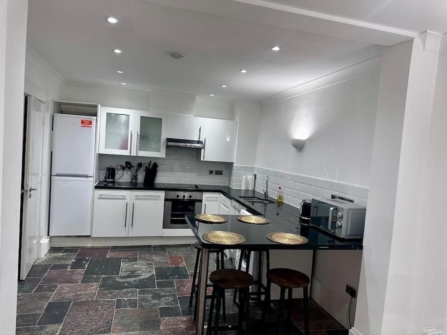 2 Bed Flat, Warren Street, W1T, N1 7GU photo 4