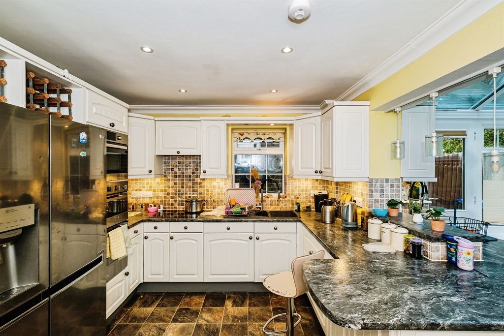 Additional image 5 of 5 bed detached house for saleManor Road, Lancing BN15