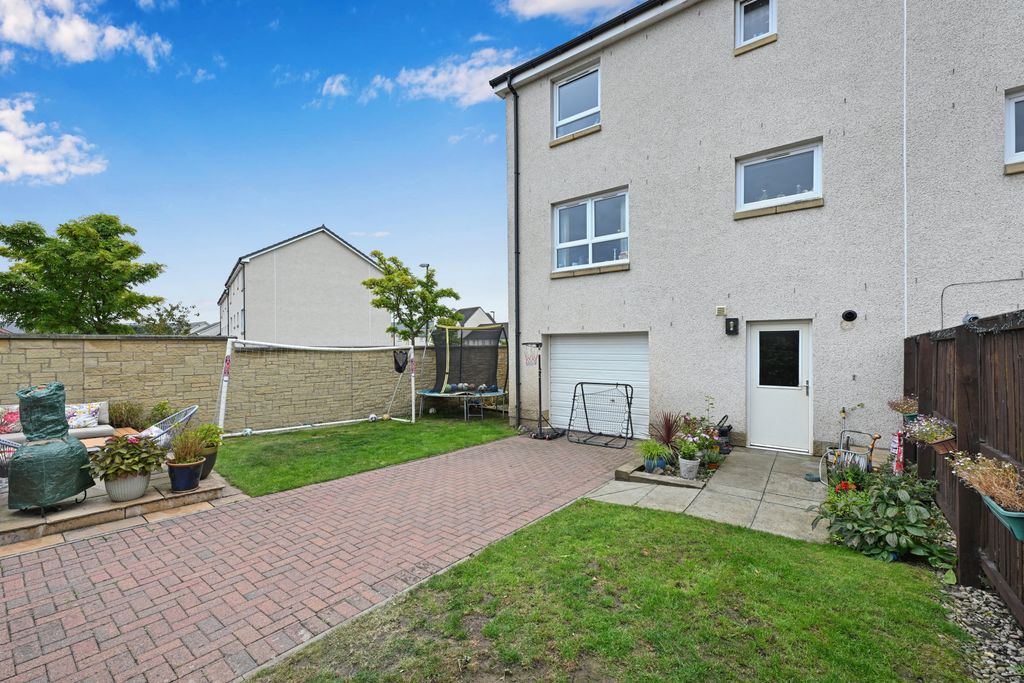 Additional image 29 of 4 bed town house for sale70 Burnbrae Road, Bonnyrigg EH19