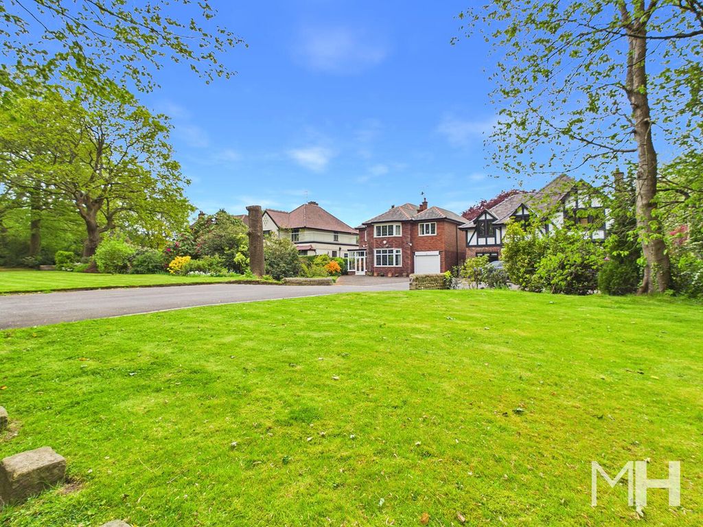 5 bed detached house for saleChurch Avenue, Penwortham, Preston PR1