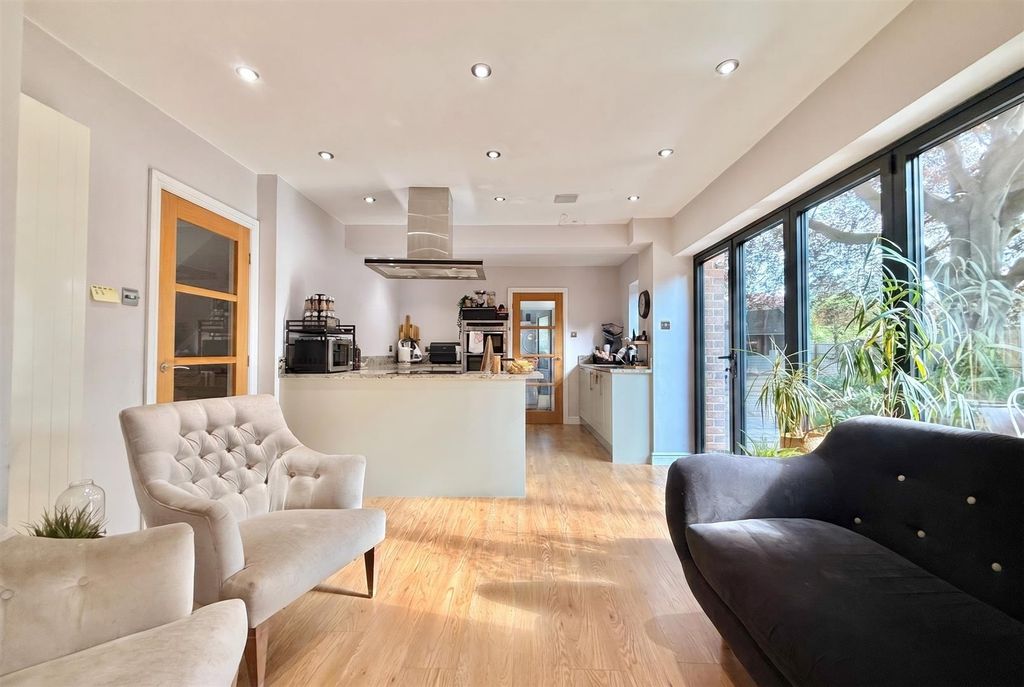 Additional image 5 of 5 bed detached house for saleElm Close, Newark NG24