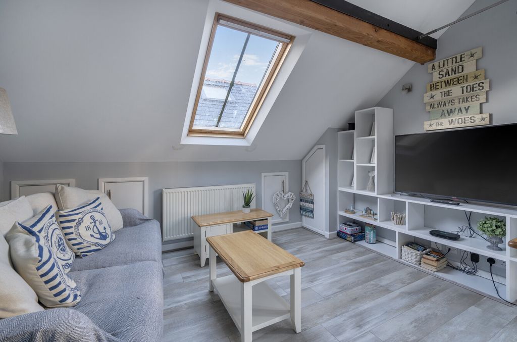 Additional image 3 of 1 bed flat for saleLower Market Street, Looe, Cornwall PL13