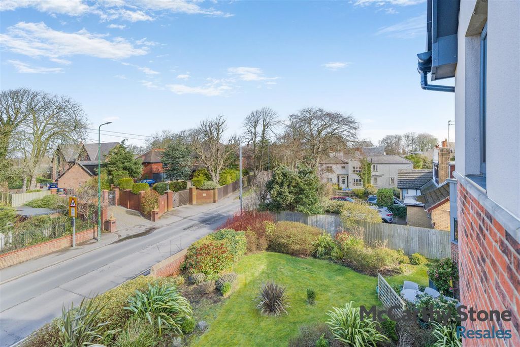 2 bed flat for saleCrocus Court, Station Road, Poulton-Le-Fylde FY6