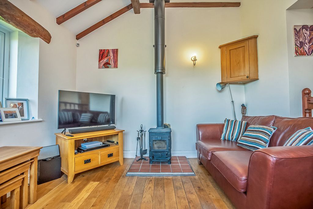 3 bed barn conversion for saleLower Haverflatts, Milnthorpe LA7 photo 4