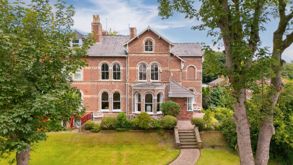 8 bed semi-detached house for saleBeech Tree Bank, Prestwich M25