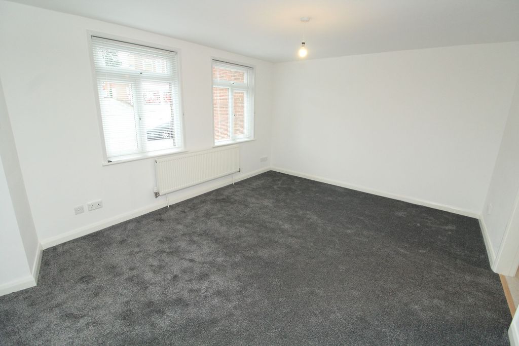 Additional image 4 of 2 bed flat for saleHigh Street, Newport Pagnell MK16