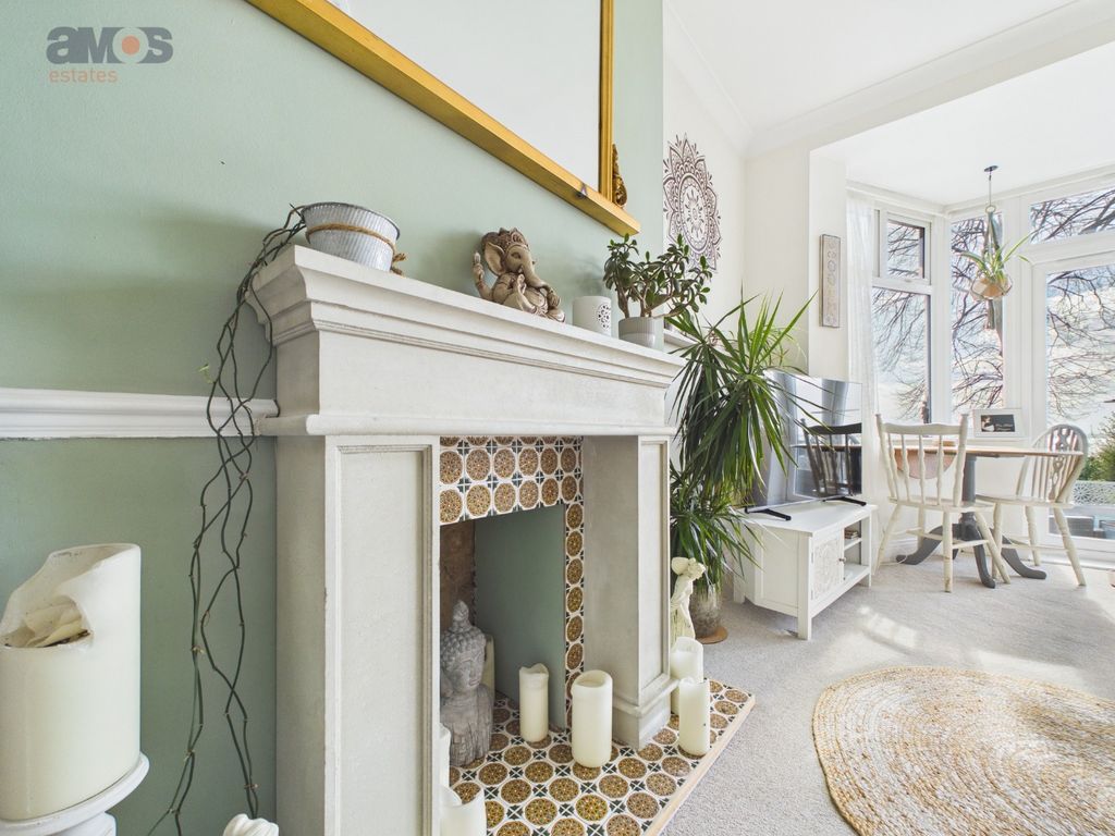 Additional image 7 of 2 bed flat for saleGrand Parade, Leigh-On-Sea SS9
