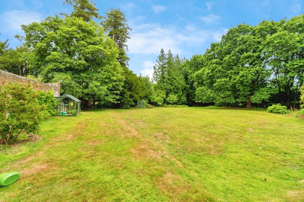 Additional image 2 of 3 bed flat for saleGosport Lane, Lyndhurst, Hampshire SO43