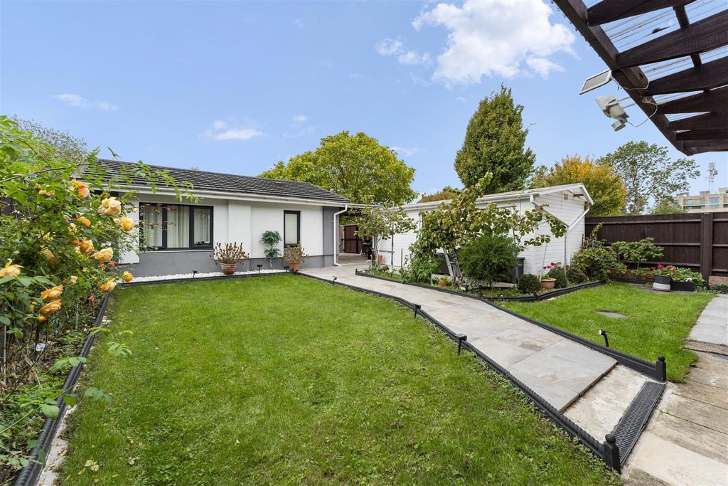 Additional image 20 of 6 bed semi-detached house for saleRushdene Crescent, Northolt UB5