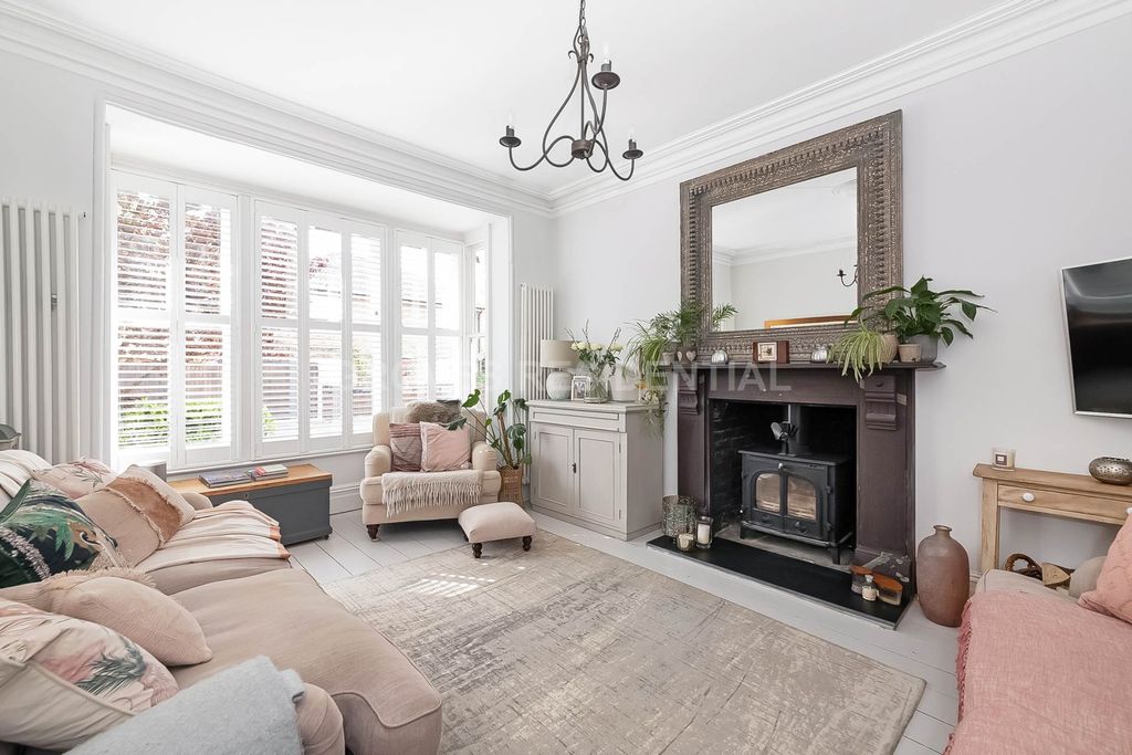 Additional image 3 of 5 bed semi-detached house for salePoplar Grove, New Malden KT3