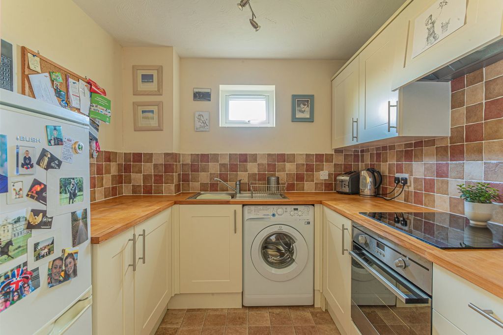 Additional image 3 of 1 bed flat for saleFive Trees Close, Tetbury GL8