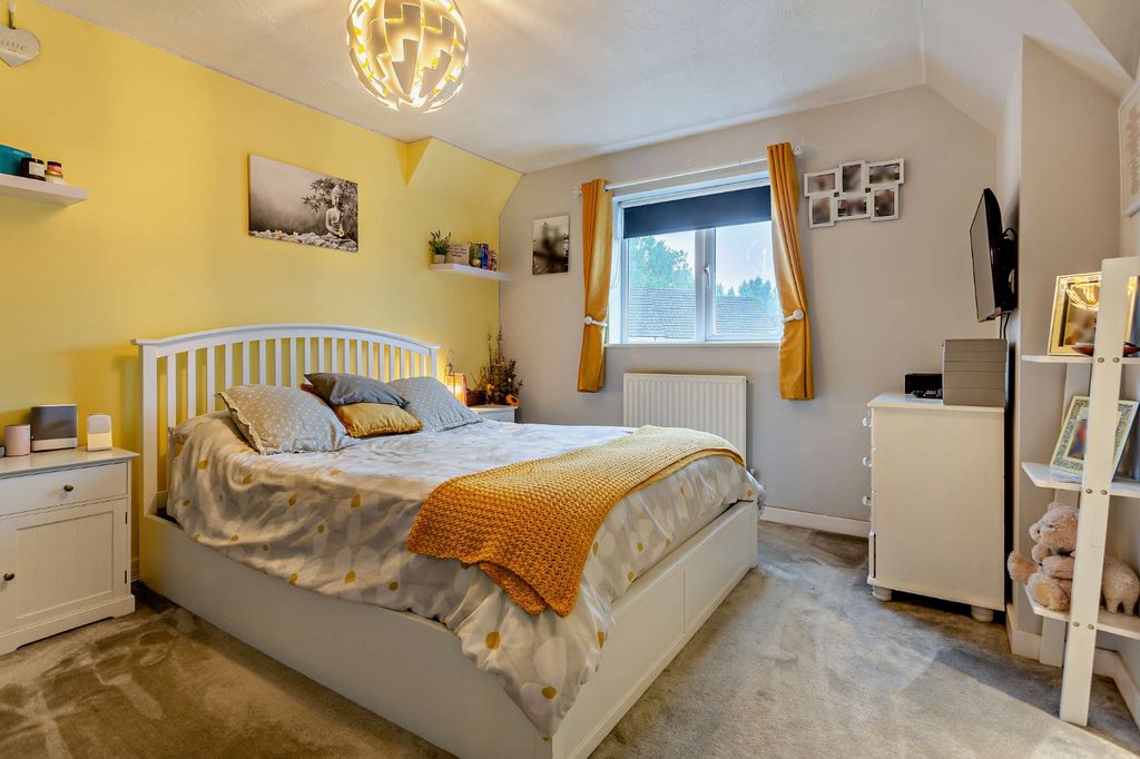 Additional image 11 of 4 bed link detached house for salePerrinsfield, Lechlade, Gloucestershire GL7