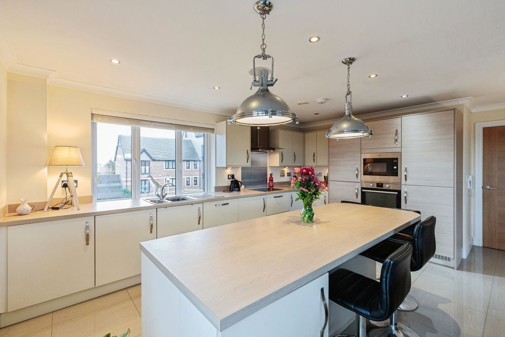 Additional image 4 of 2 bed flat for saleVictory Boulevard, Lytham St. Annes FY8