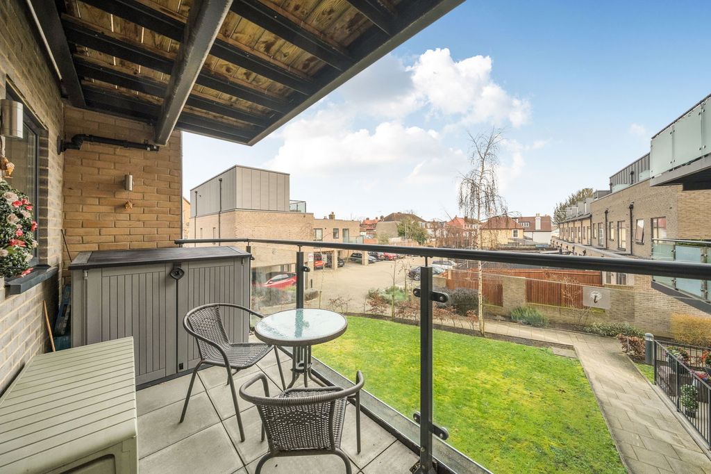 Additional image 3 of 2 bed flat for saleBruce Grove, Orpington BR6