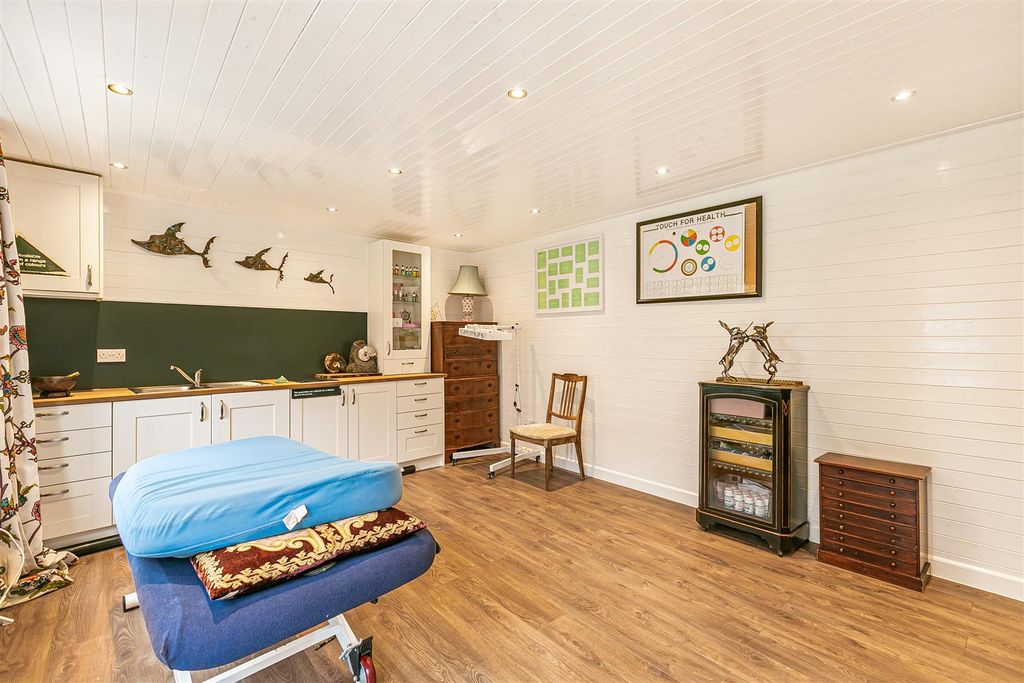Additional image 18 of 5 bed terraced house for saleClarence Avenue, New Malden KT3