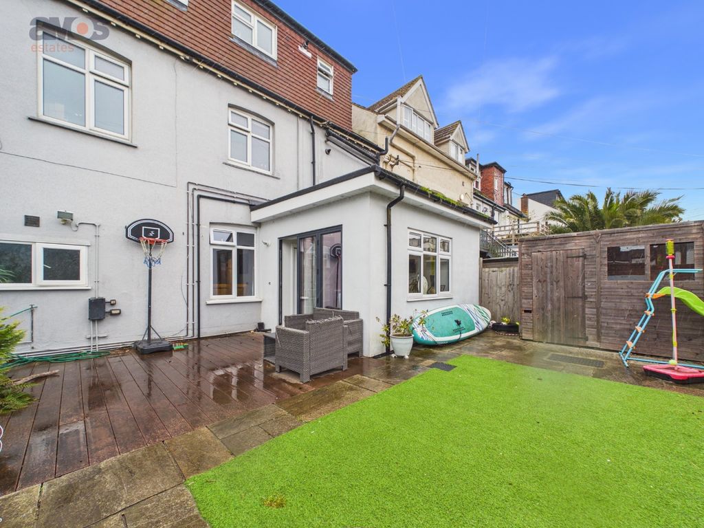 Additional image 21 of 2 bed flat for saleGrand Parade, Leigh-On-Sea SS9