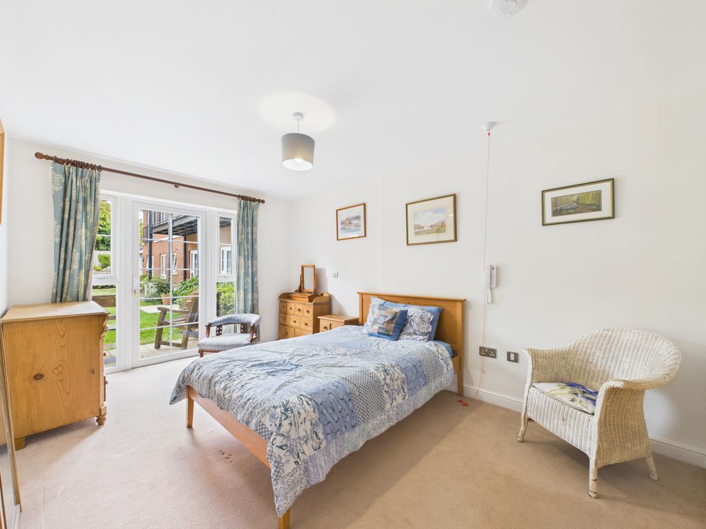 Additional image 8 of 2 bed flat for saleThe Retreat, Princes Risborough, Buckinghamshire HP27