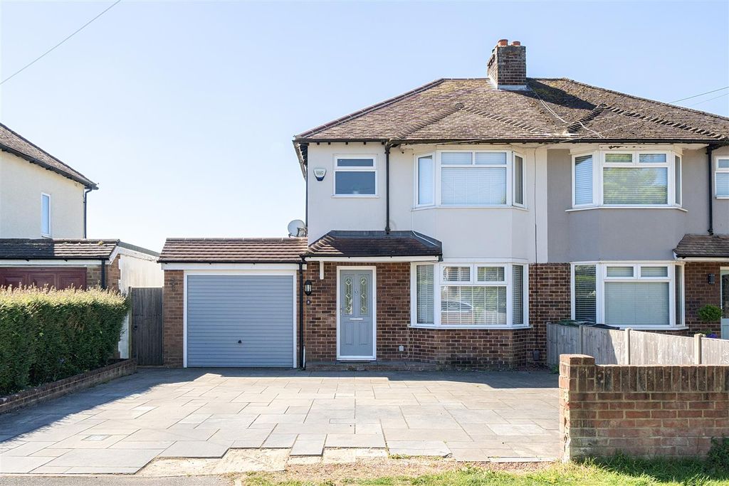 3 bed semi-detached house for saleGlebe Lane, Maidstone ME16