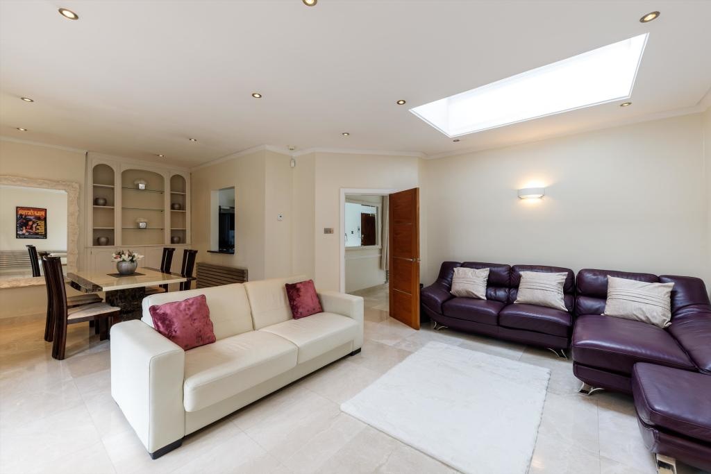 2 Bed Flat, Mount Street, W1K, N1 7GU photo 2
