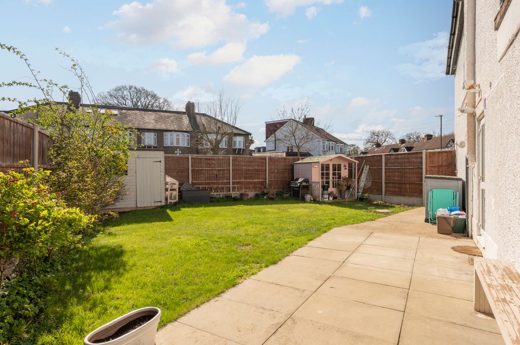 Additional image 7 of 4 bed semi-detached house for saleMonkleigh Road, Morden SM4