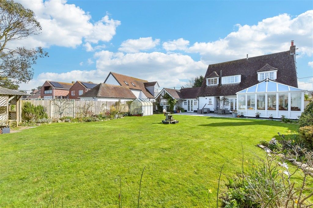 4 bed detached house for saleMadeira Road, Littlestone, New Romney, Kent TN28