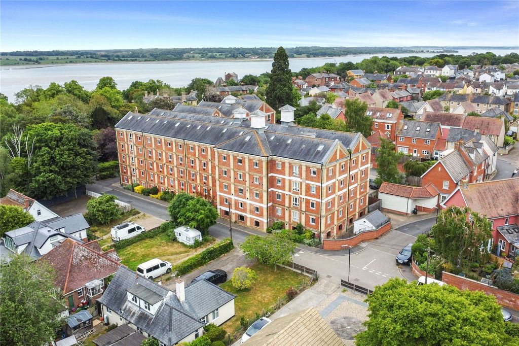 2 bed flat for saleSchool Lane, Mistley, Manningtree, Essex CO11