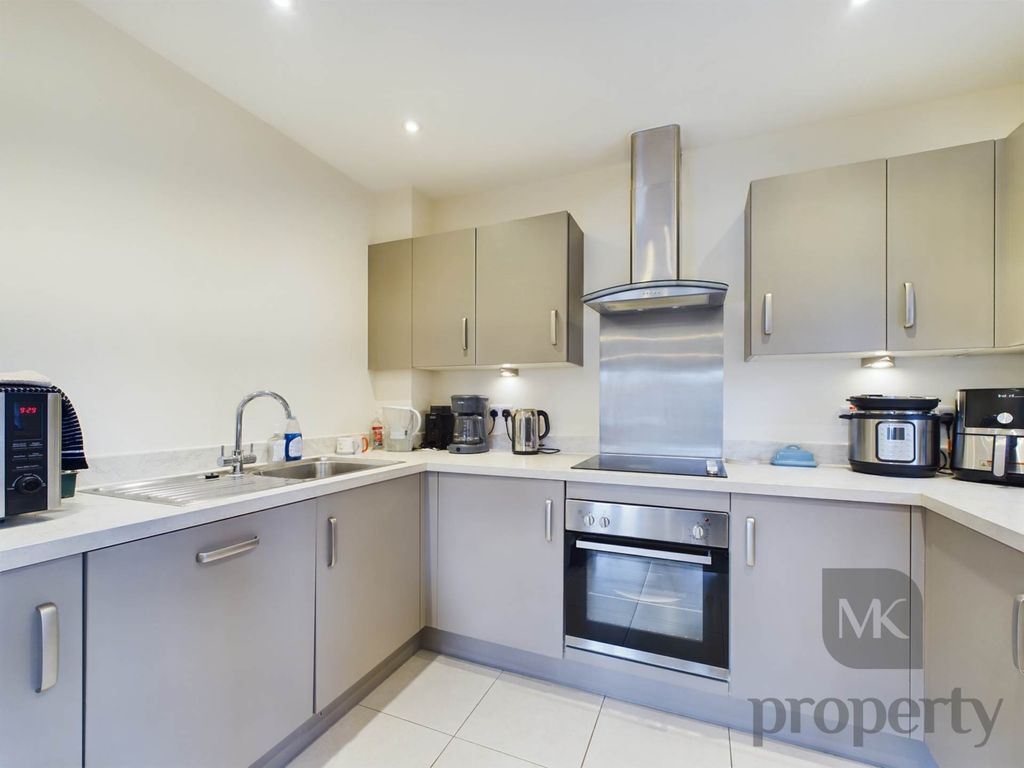 2 bed flat for saleTownbridge Mill, Leighton Buzzard LU7 photo 3
