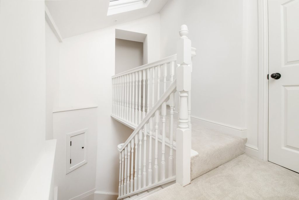 Additional image 10 of 2 bed terraced house for saleHigh Street, Lechlade, Gloucestershire GL7