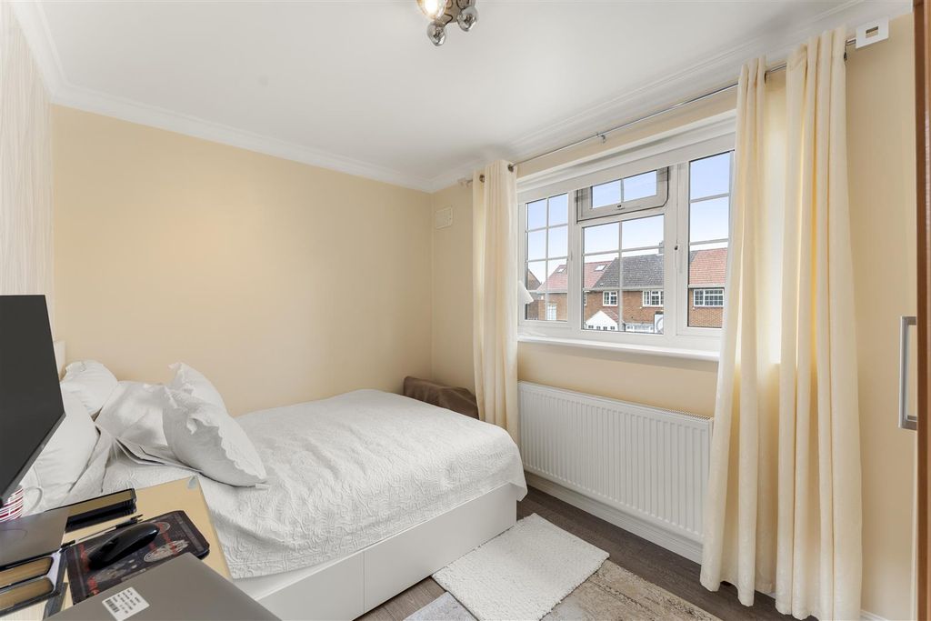 Additional image 11 of 6 bed semi-detached house for saleRushdene Crescent, Northolt UB5