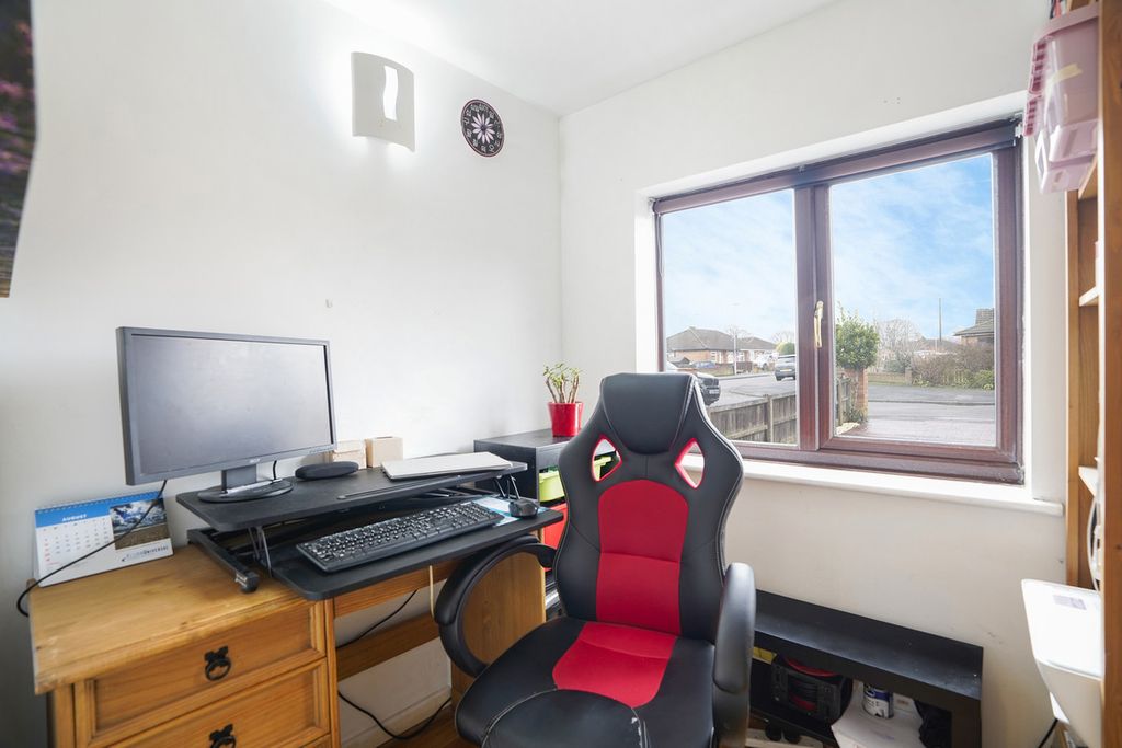 Additional image 14 of 4 bed semi-detached house for saleElmhirst Road, Lutterworth LE17