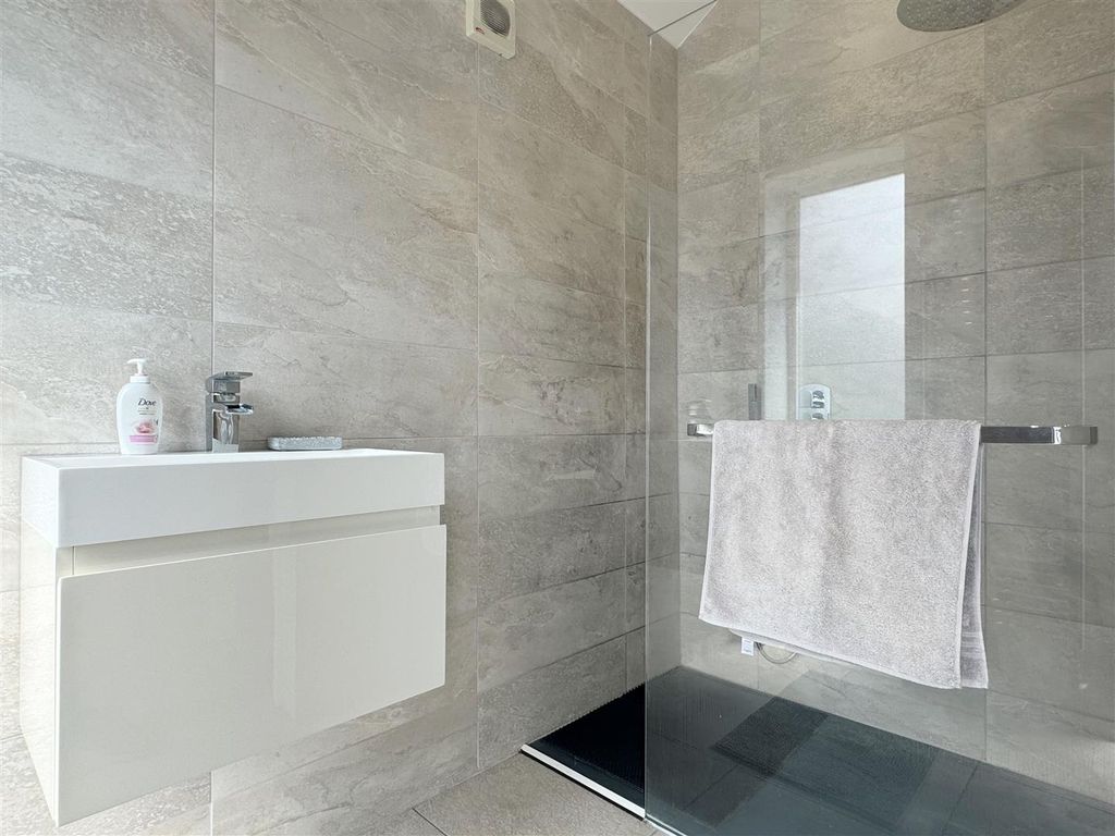 Additional image 13 of 4 bed detached house for saleBledlow Close, Newbury RG14