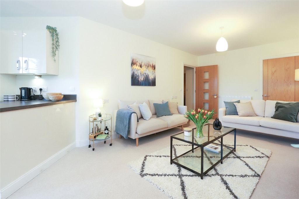 Additional image 5 of 2 bed flat for saleHawkesbury Place, Stow On The Wold, Cheltenham, Gloucestershire GL54