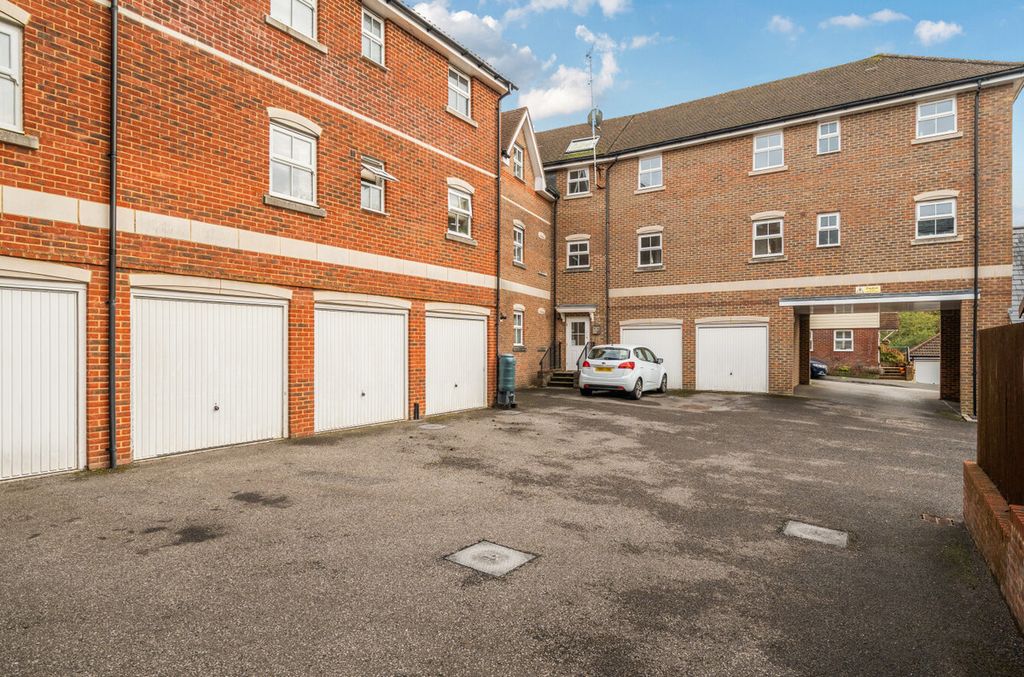 Additional image 15 of 2 bed flat for saleRiverside, Codmore Hill, Pulborough RH20