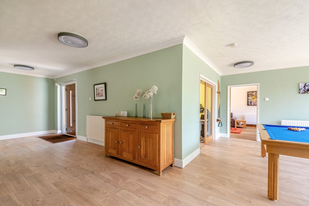 5 bed detached house for saleColdstream Lane, Hardingstone Northampton NN4 photo 4