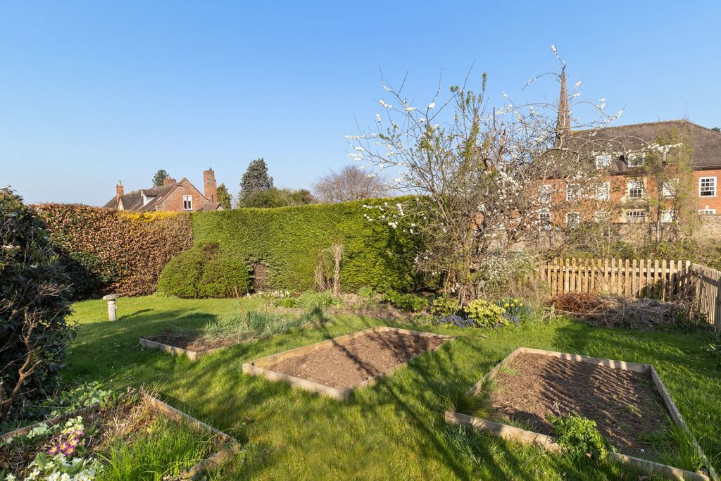Additional image 10 of 2 bed bungalow for saleHorse Lane Orchard, Ledbury, Herefordshire HR8