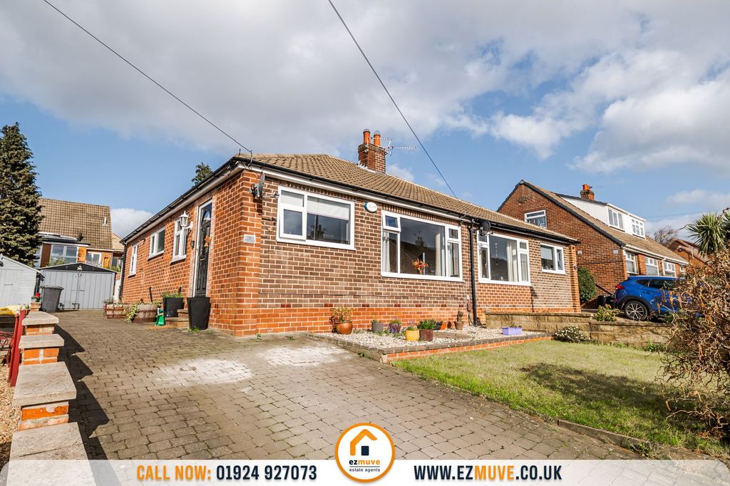 3 bed semi-detached bungalow for saleManor Park, Mirfield WF14
