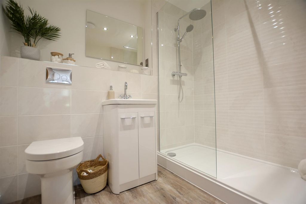 2 bed flat for saleSandringham Manor, Apartment 11, The Grange, Mansfield NG18 photo 4