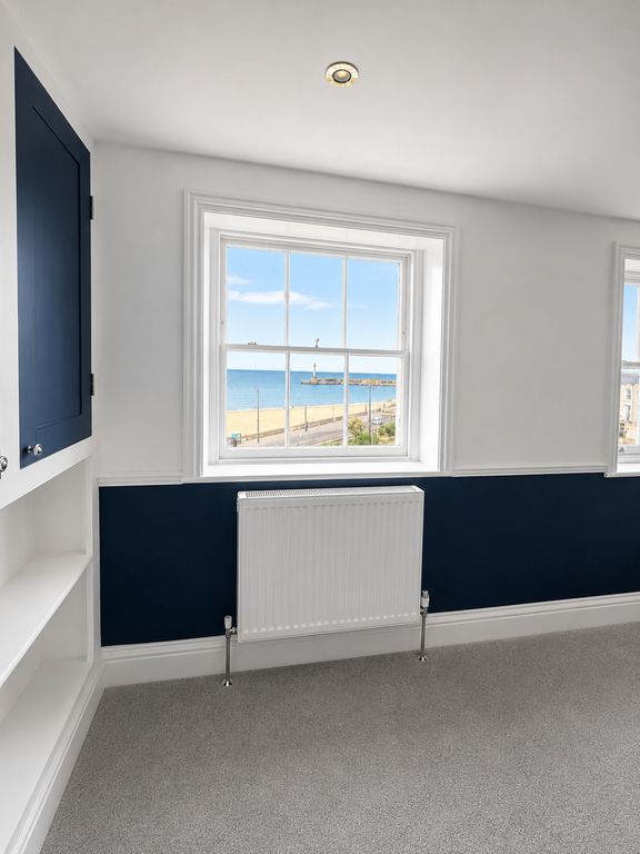 2 bed flat for saleMarine Gardens, Margate CT9 photo 5