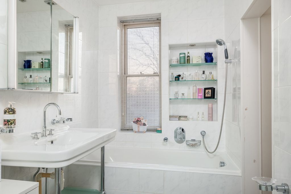 Additional image 18 of 7 bed villa for saleArlington Avenue, Leamington Spa, Warwickshire CV32