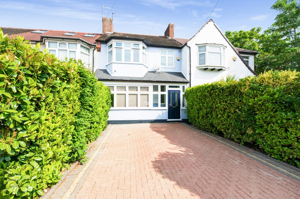 3 bed terraced house for saleMaycross Avenue, Morden SM4
