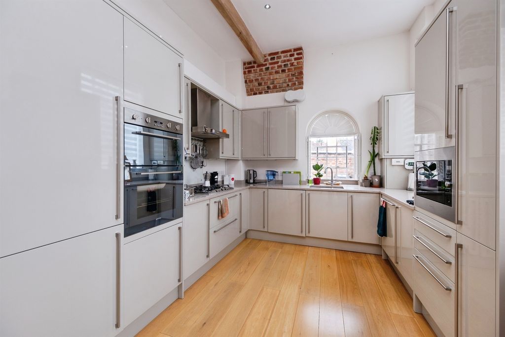 Additional image 3 of 3 bed semi-detached house for saleHigh Street, Newport Pagnell MK16