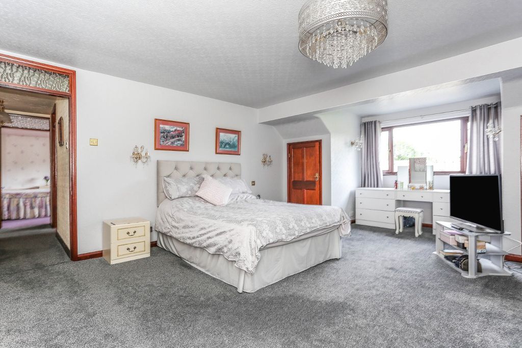 Additional image 11 of 5 bed detached house for saleRutherford Glen, Whitestone, Nuneaton CV11