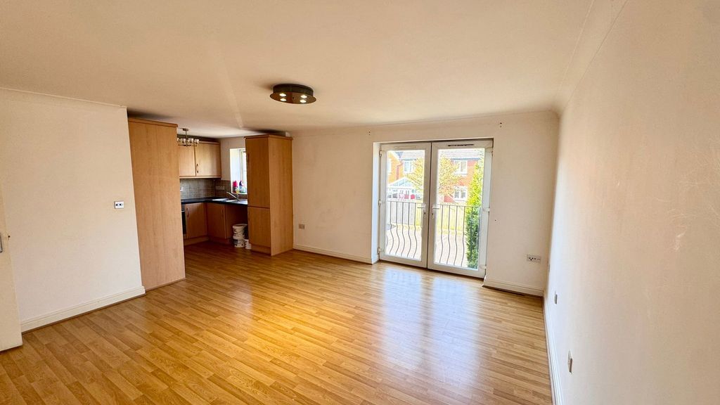 2 bed flat for saleParkside Avenue, Skelmersdale WN8 photo 2